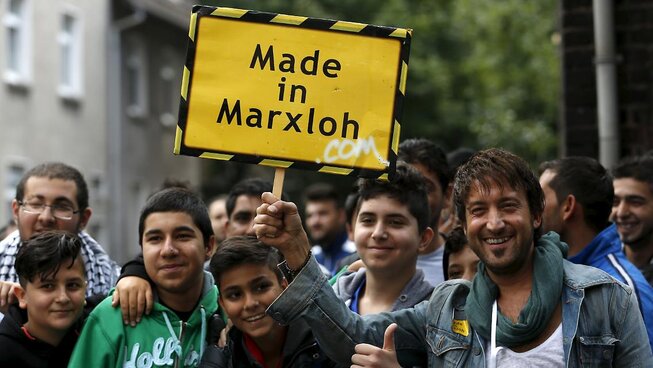 Made_in_Marxlo_Halil_mit-Schülern