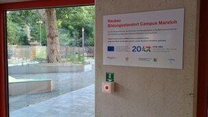 Campus-Schild